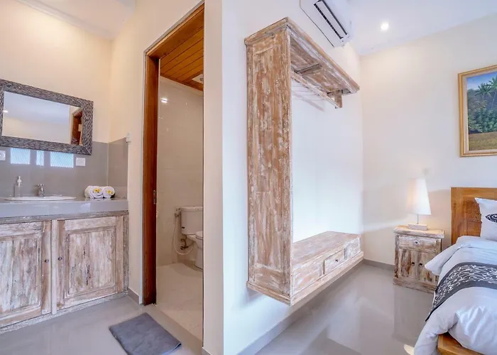 Guest house Saka House