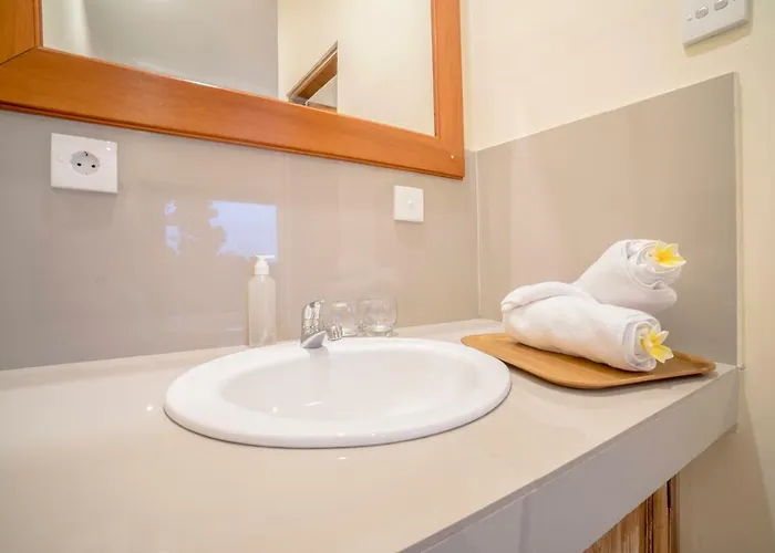 Saka House Guest house